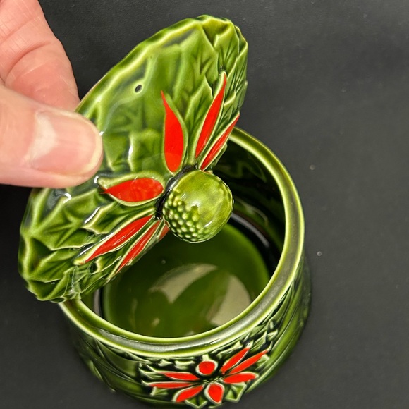 Vintage Enesco Green Poinsettia Christmas Bowl with Lid Sugar/Candy/Cookie/Nut - Picture 6 of 8